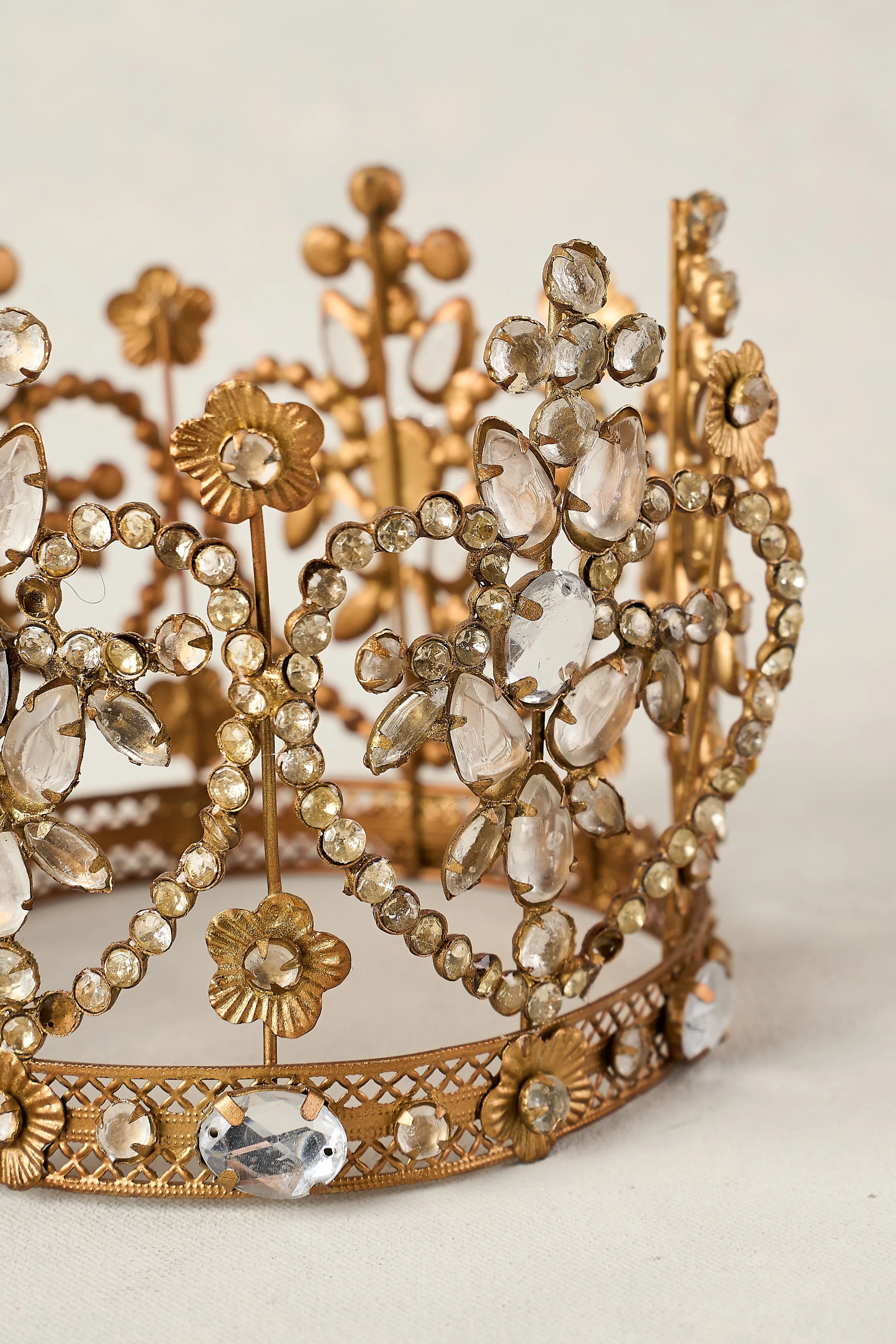 Aroun Crown
