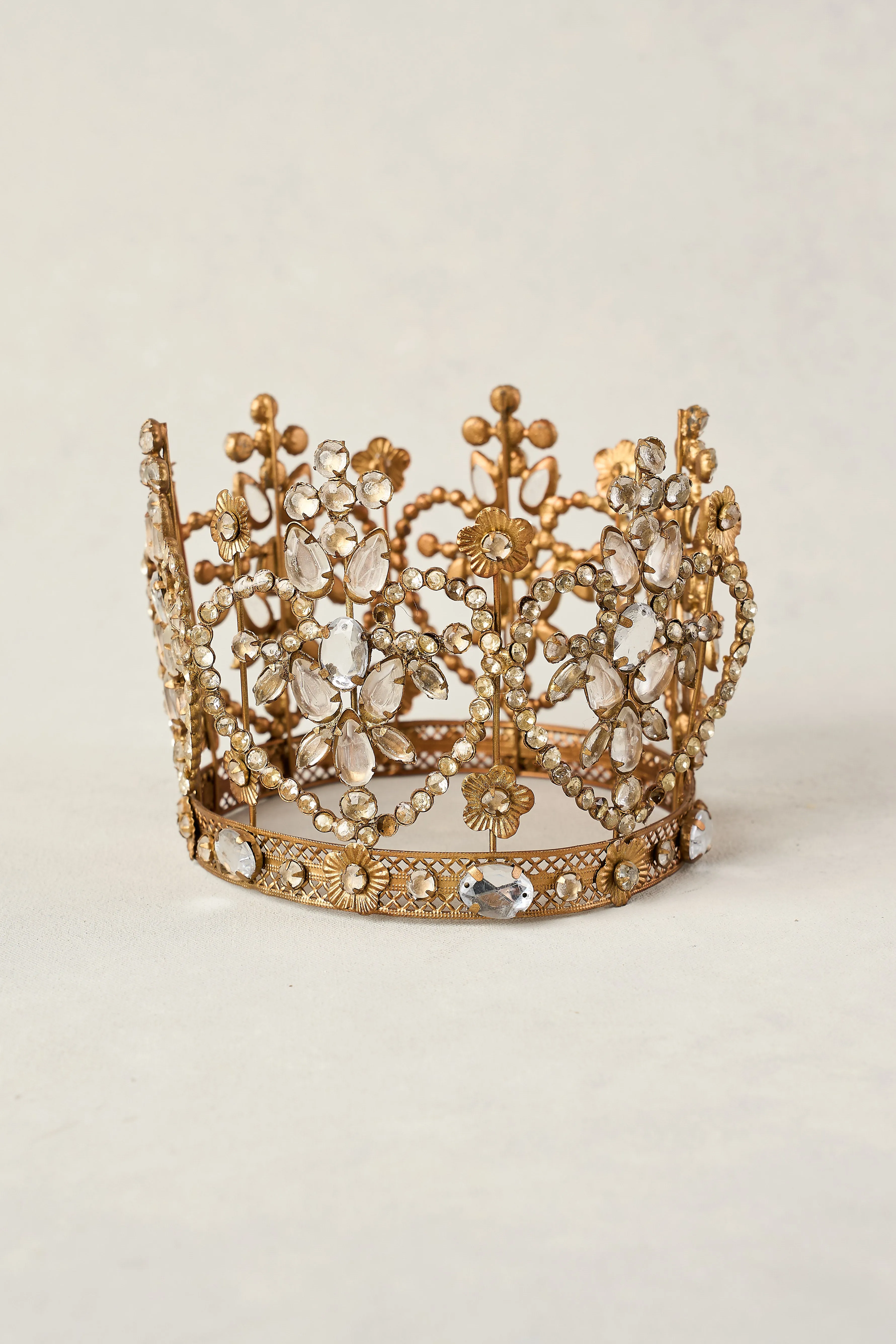 Aroun Crown