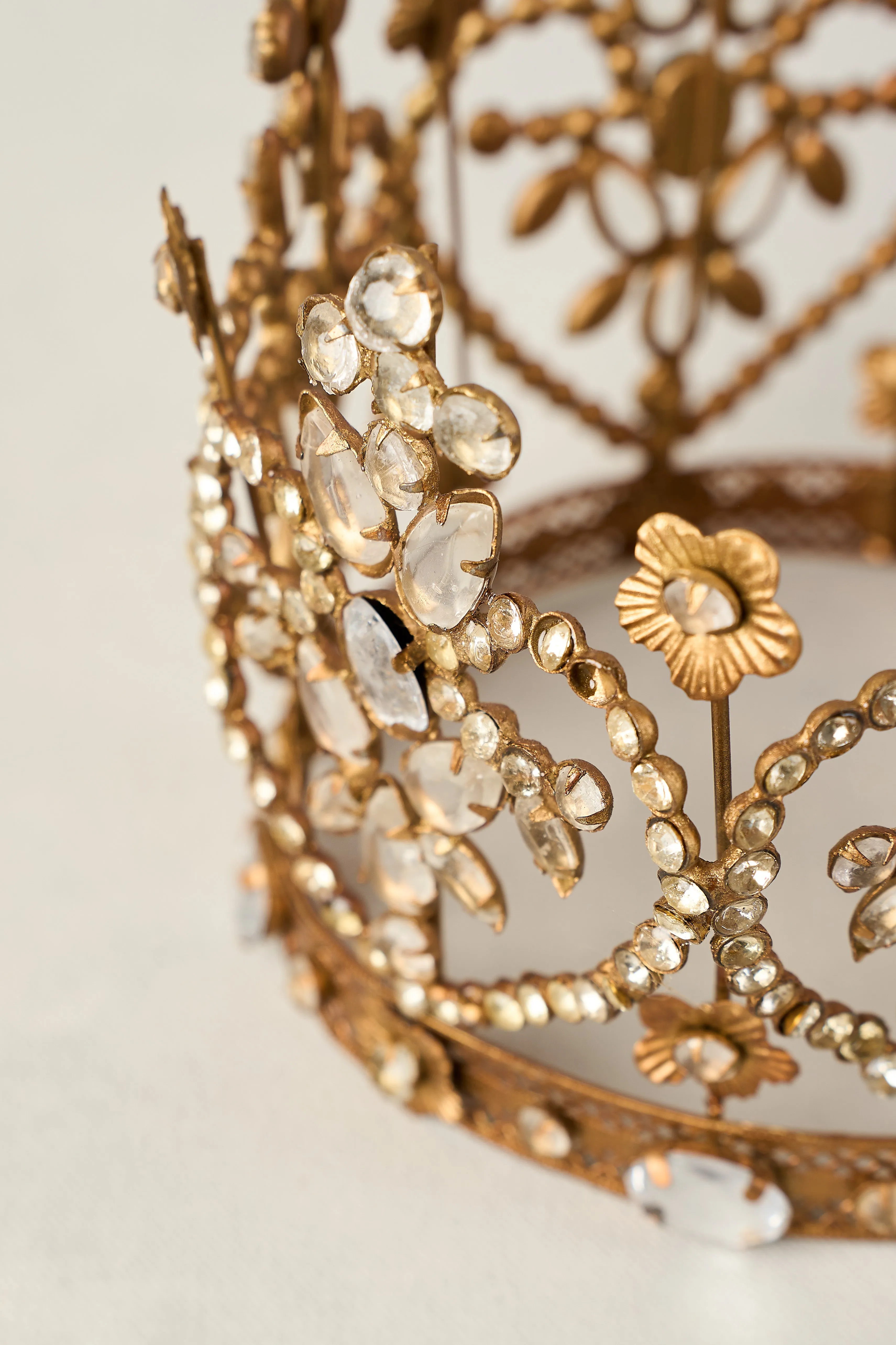 Aroun Crown