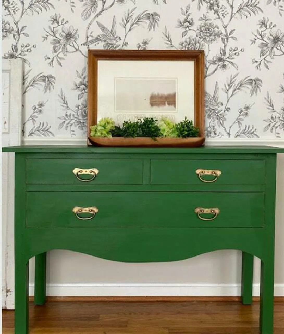 Dixie Belle Evergreen Chalk Paint
