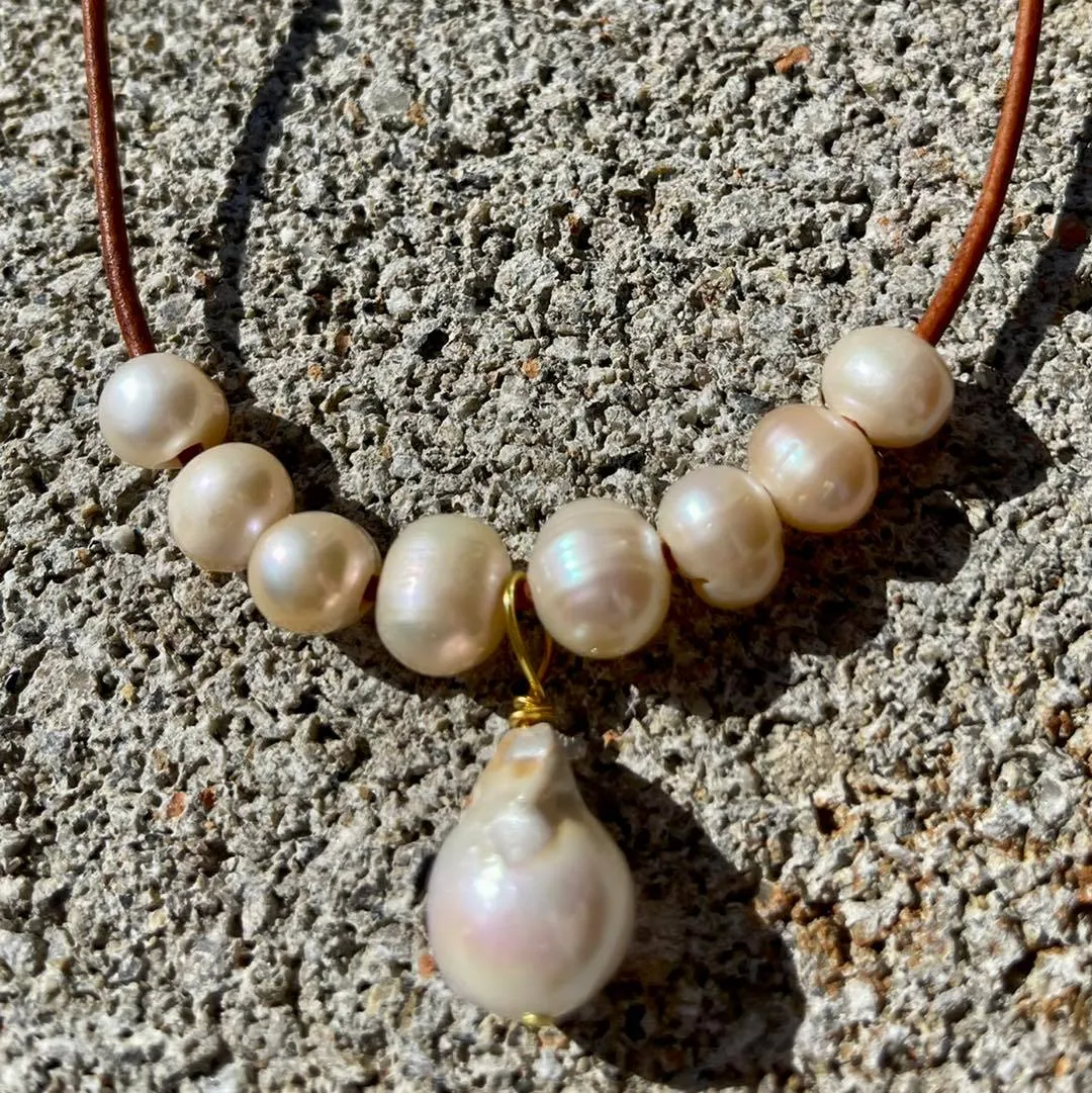 HC 9 Beauty Angels Pearls Necklace