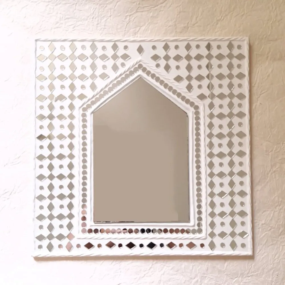 White Sparkles Hut Inspired Mud Decor Mirror